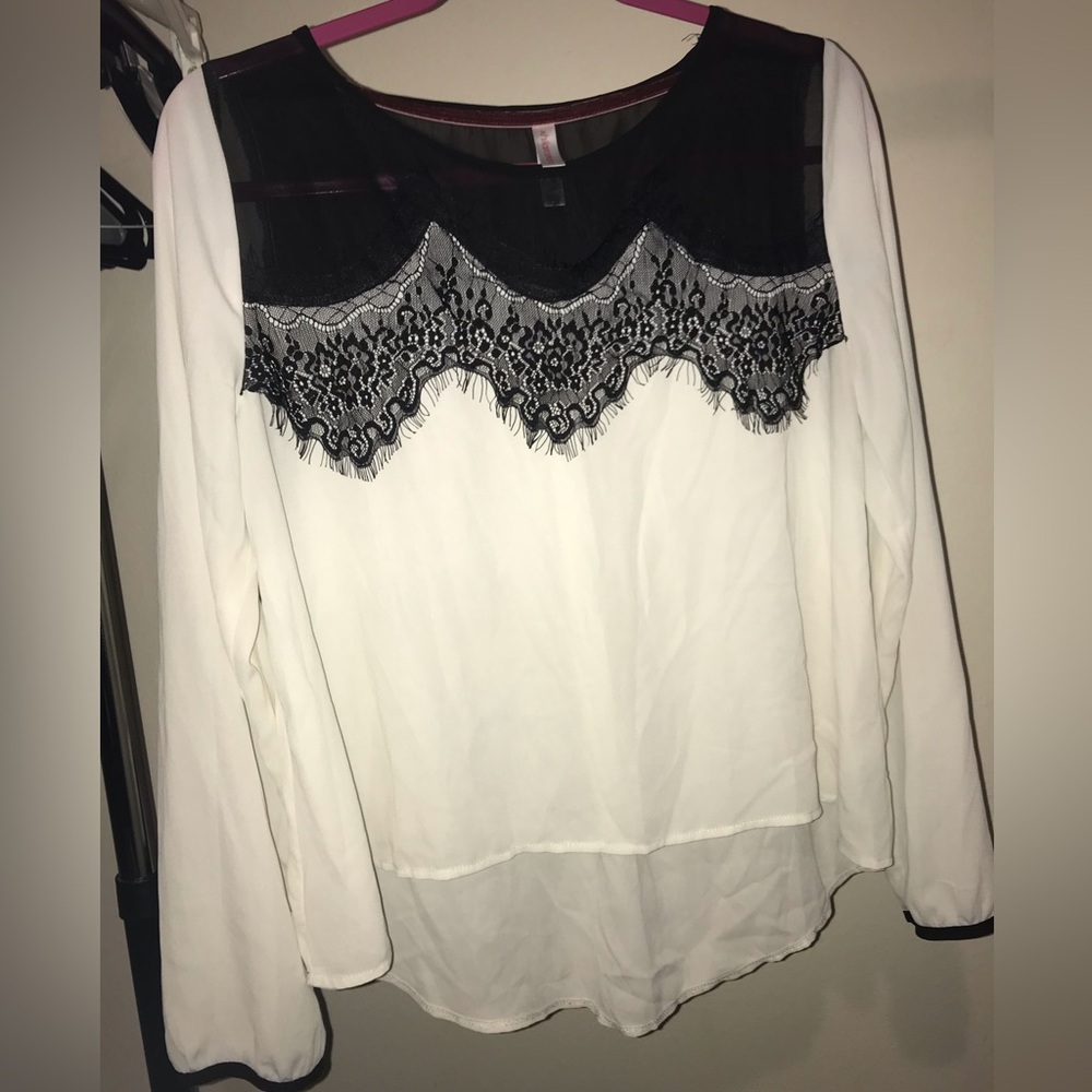 ✨️ 3 for $12✨️Xhilaration long sleeved Blouse shirt Size small